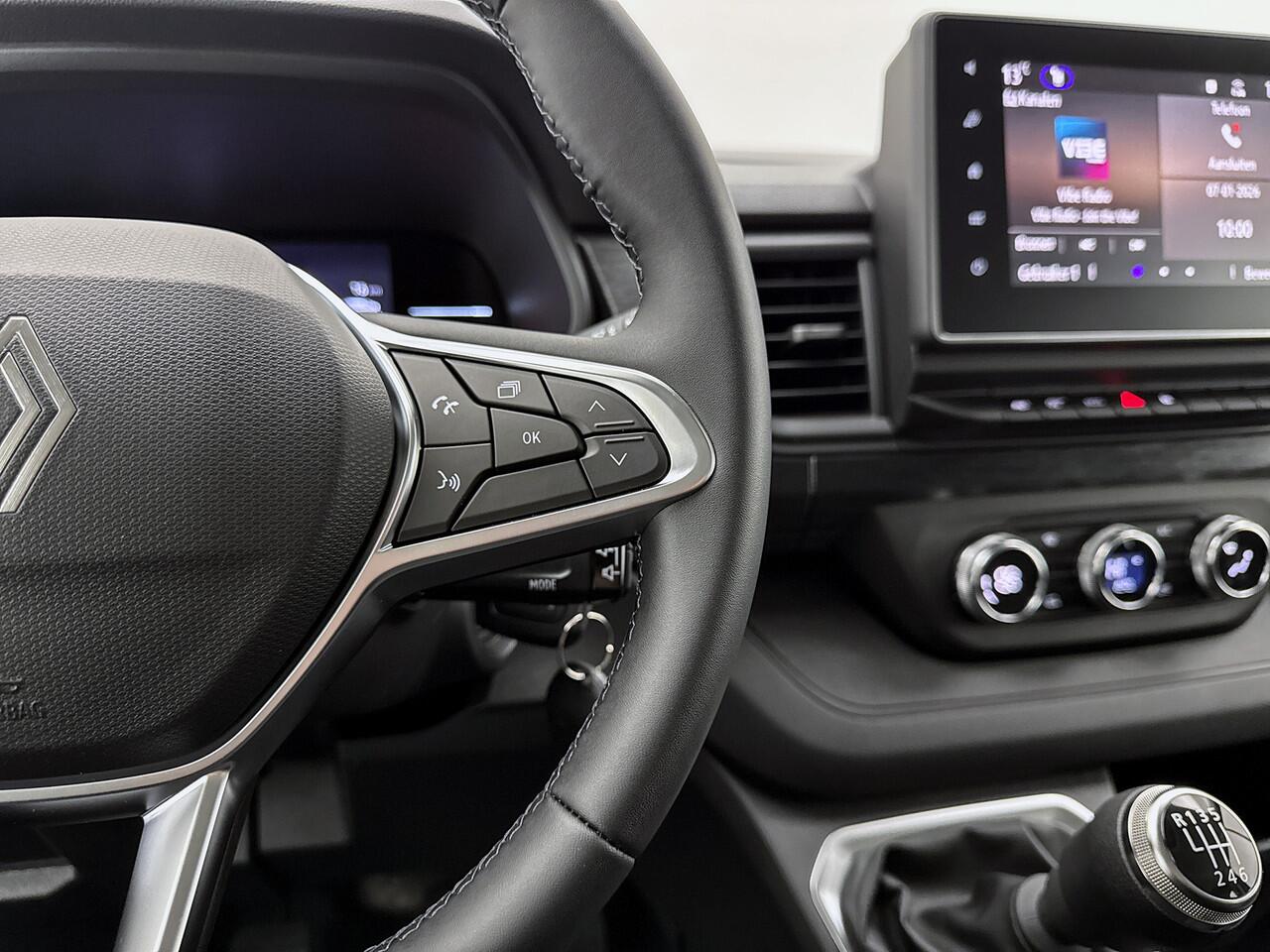 Renault TRAFIC 2.0 Blue dCi 130 T29 L2H1 Advance DC 2x Schuifdeur Led Dubbele cabine Betimmering Trekhaak Camera Lichtmetaal Parkeersensoren Carplay