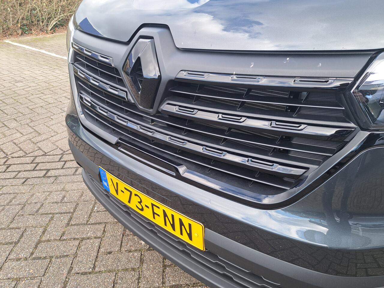 Renault TRAFIC 2.0 dCi 130 T30 L2H1 GB Comfort Black Edition | Airco | Cruise | LM velgen | Betimmering | Trekhaak | Bijrijdersbank | Demonstratieauto, vraag naar beschikbaarheid ! |