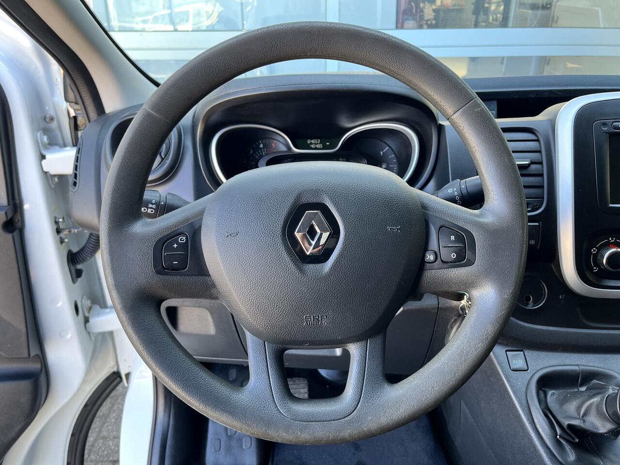 Renault TRAFIC 1.6 dCi 95 L1H1 2x Schuifdeur Kastinrichting Airco Cruise controle Kastinrichting 3-Persoons Telefoonverbinding Parkeersensoren achter Sitebars 1e eigenaar Euro 6 Dealer onderhouden