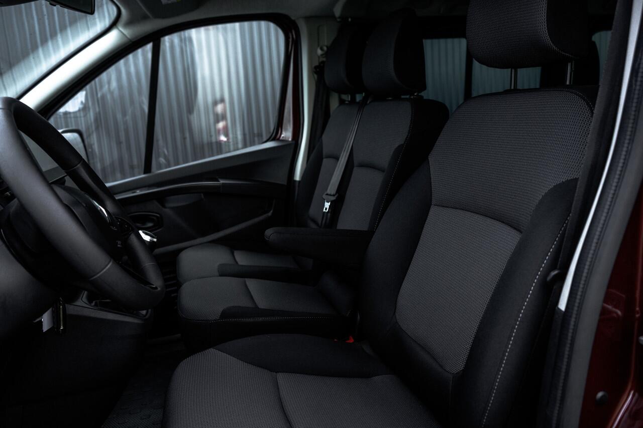 Renault TRAFIC Renault Trafic Blue dCi 150PK | L2H1 | 9-Zits | IN BTW/BPM | LED | Camera | Navi | Zijschuifdeur R+L | Cruise | Airco | PDC | Euro 6