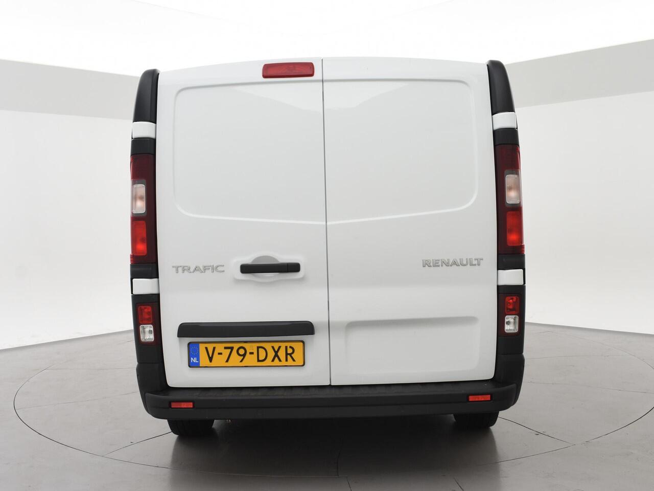 Renault TRAFIC 2.0 BLUE DCI 130 PK DUBBEL CABINE 6-PERS. L2H1 + APPLE CARPLAY | LED | CRUISE | CLIMATE CONTROL