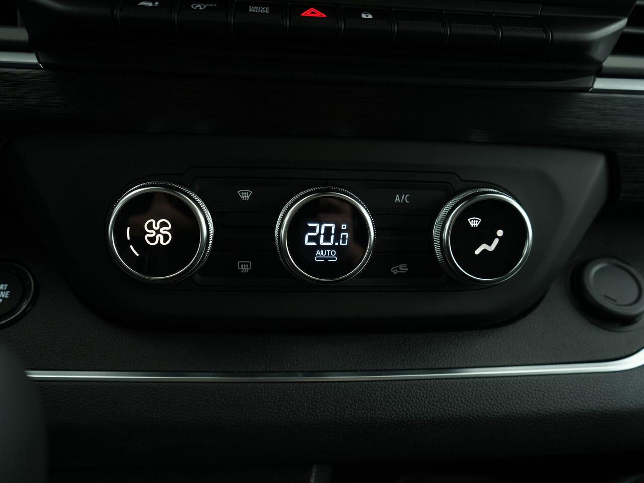 Renault TRAFIC L2 H1 DC 2.0 BLUE DCI EDC 170 T29 EXTRA | Trekhaak | Betimmering | Ramen/wissers achter