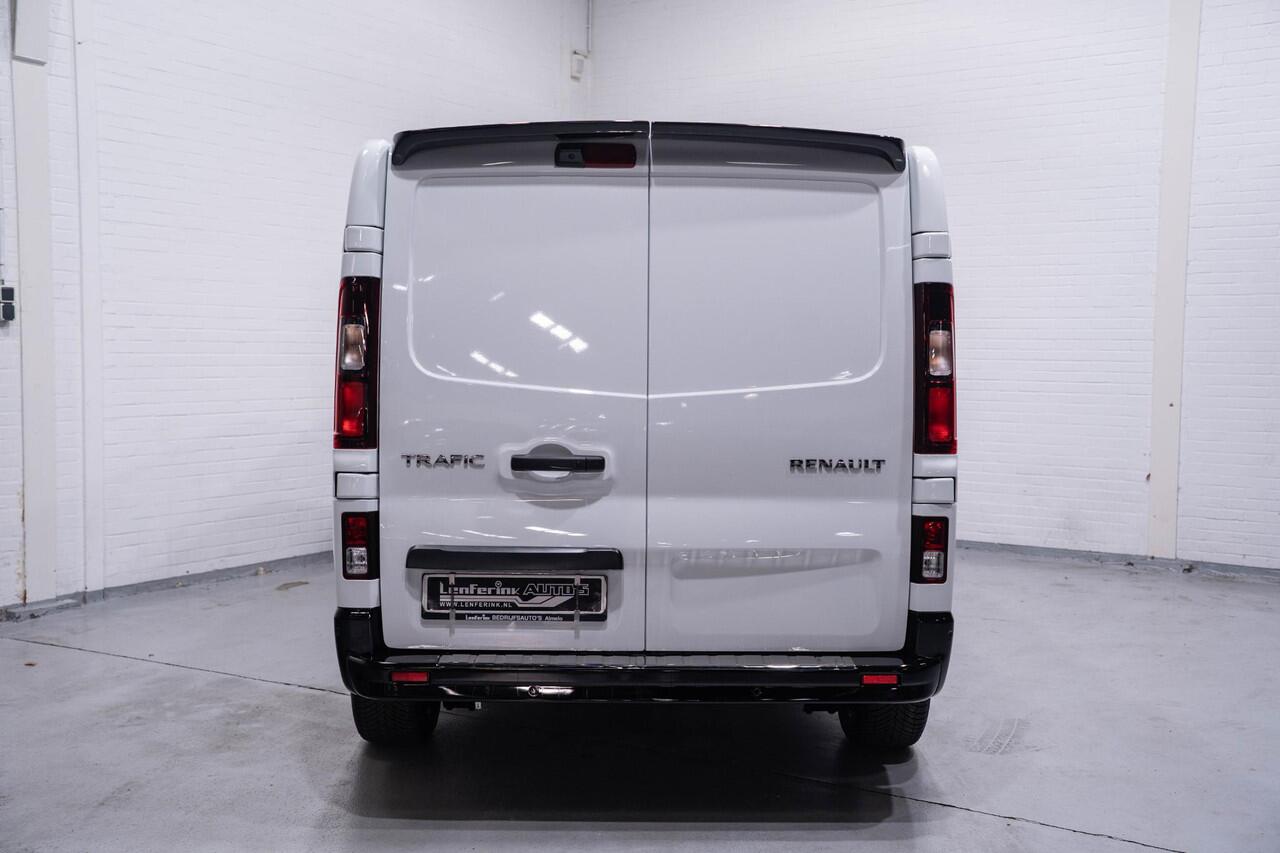 Renault TRAFIC 2.0 dCi 150 pk Dubbel Cabine Black Style Navi Camera, 18" LMV, Spoiler V+A, LED Koplampen, Keyless Entry, BPM Vrij, 6-Zits