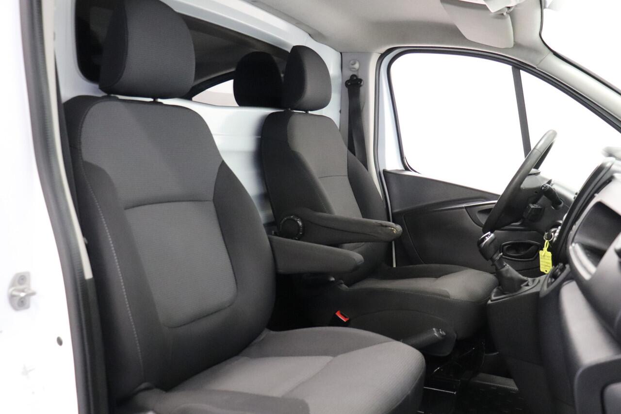 Renault TRAFIC 1.6 dCi EURO 6 - Airco - Cruise - PDC - Trekhaak - ¤ 10.900,- Excl.