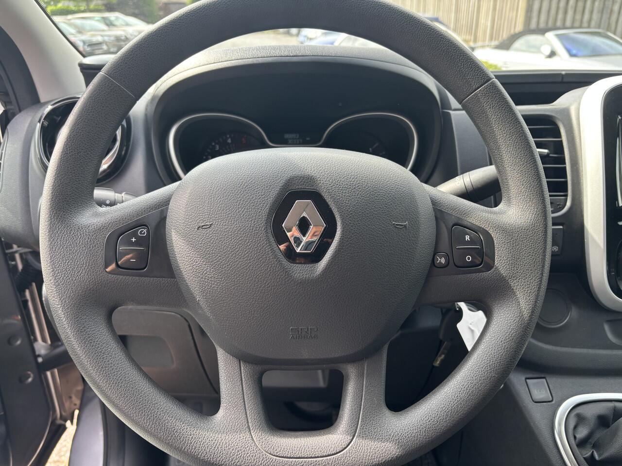 Renault TRAFIC 2.0 dCi 145PK Autpomaat L2H1 DC Luxe 6-Pers. / Navigatie / Full-LED