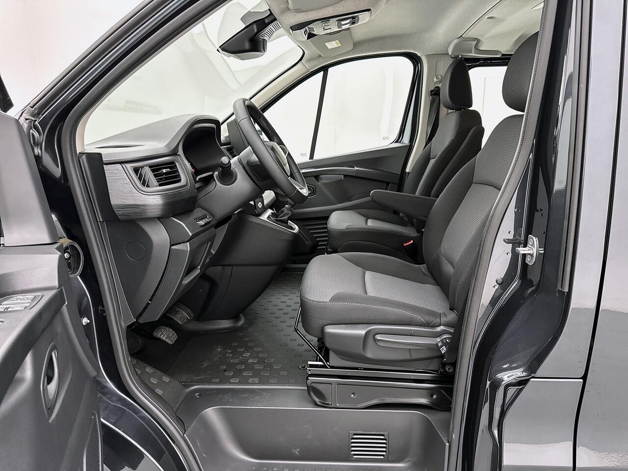 Renault TRAFIC 2.0 Blue dCi 130 T29 L2H1 Advance DC 2x Schuifdeur Led Dubbele cabine Betimmering Trekhaak Camera Lichtmetaal Parkeersensoren Carplay