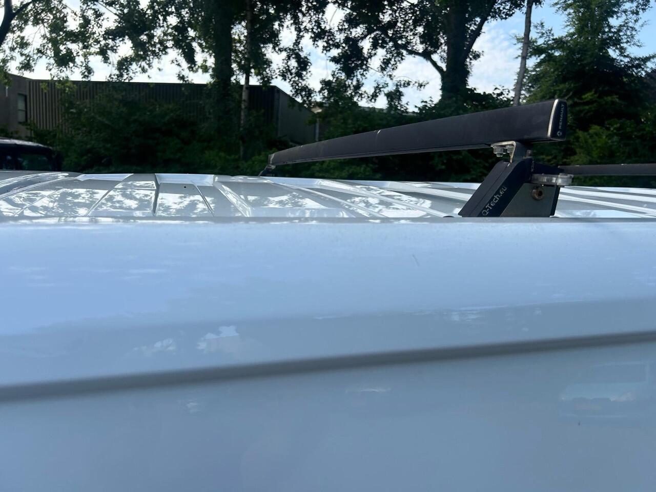 Renault TRAFIC 1.6 dCi 95 T27 L1H1 Comfort EU6 | Trekhaak | wegklapbare dakdragers | Airco | Navi |