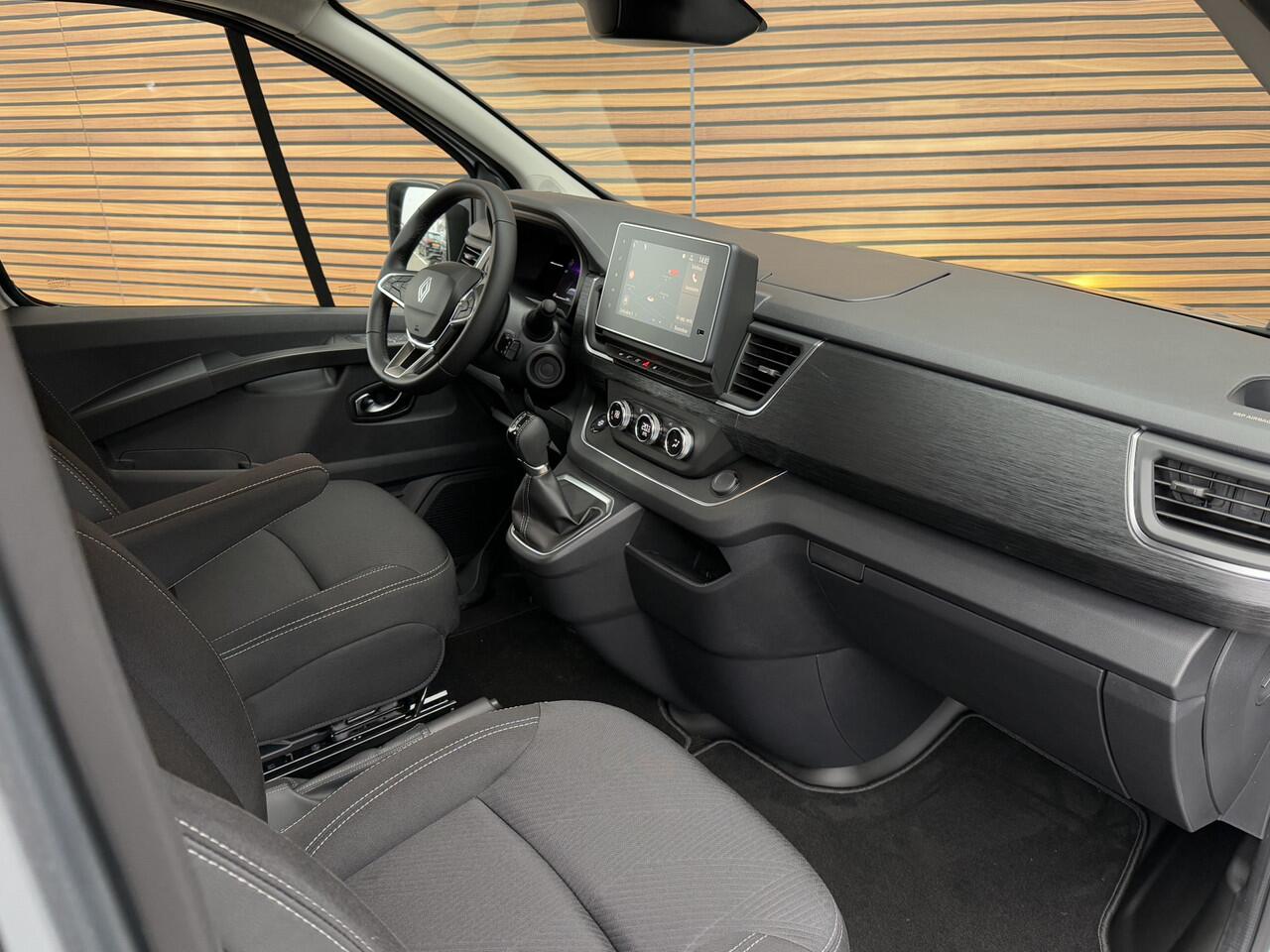 Renault TRAFIC 2.0 dCi 170 L2H1 DC Black-Style Vol ! Sidebars / 19 "lm velg / Spoilers / Camera enz enz