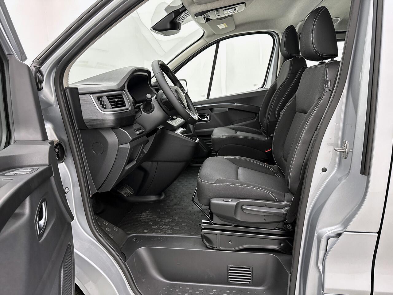 Renault TRAFIC 2.0 Blue dCi EDC 170 T29 L2H1 Extra DC 2x Schuifdeur Betimmering Trekhaak Navigatie Parkeersensoren Camera Carplay Dubbele cabine