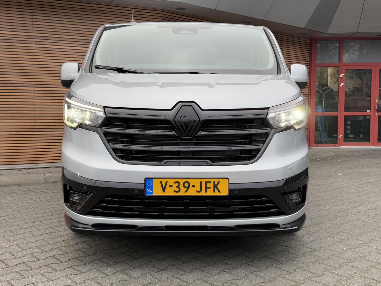 Renault TRAFIC 2.0 dCi 170 L2H1 DC Black-Style Vol ! Sidebars / 19 "lm velg / Spoilers / Camera enz enz
