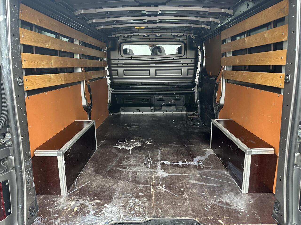 Renault TRAFIC 1.6 dCi 125 T29 L2H1 Luxe | CLIMATE CONTROL | TREKHAAK | NAVIGATIE | IMPERIAAL |