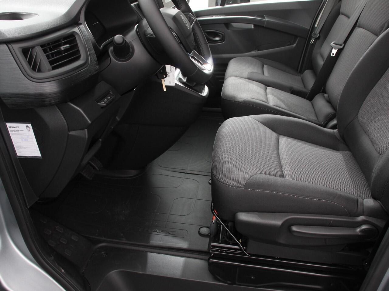 Renault TRAFIC 2.0 Blue dCi 150 EDC T30 L2H1 Advance Navigatie Airco Lichtmetalen velgen Betimmering Trekhaak Camera Parkeer sensoren Dab