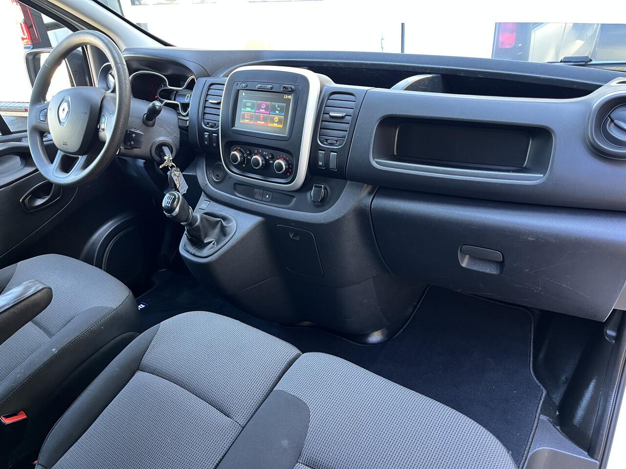 Renault TRAFIC 1.6 dCi 95 L1H1 2x Schuifdeur Kastinrichting Airco Cruise controle Kastinrichting 3-Persoons Telefoonverbinding Parkeersensoren achter Sitebars 1e eigenaar Euro 6 Dealer onderhouden