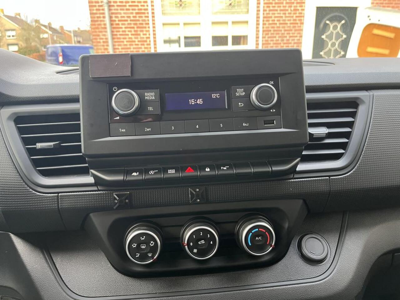 Renault TRAFIC 2.0 dCi E6 150pk Automaat L2 Comfort BPM Vrij! Lease ¤415p/m, PDC, Led, Airco, Trekhaak, Cruise controle, Onderhoudshistorie aanwezig