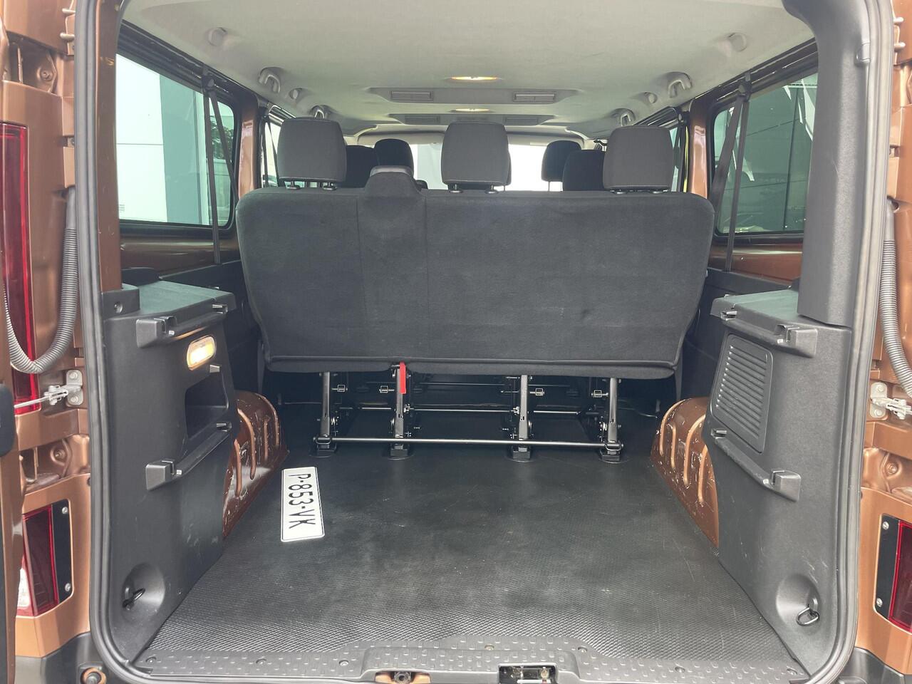 Renault TRAFIC Passenger 2.0 dCi 120 Grand Zen | Trekhaak | Parkeersensoren | Navigatie