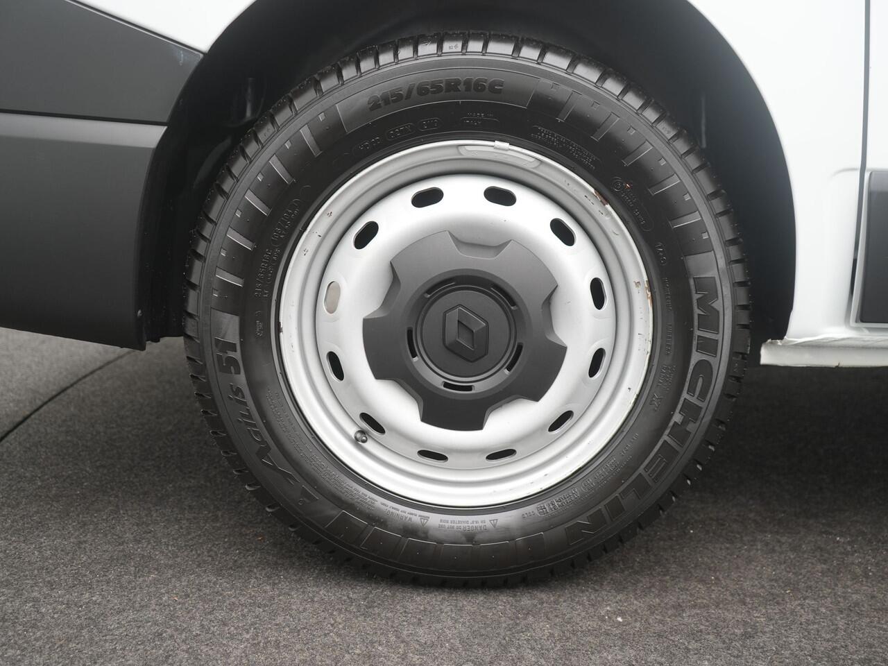 Renault TRAFIC 2.0 dCi 145 T29 L1H1 Comfort - Complete kastinrichting! - Automaat - Trekhaak - Achteruitrijcamera - Cruise Control - Startonderbreker