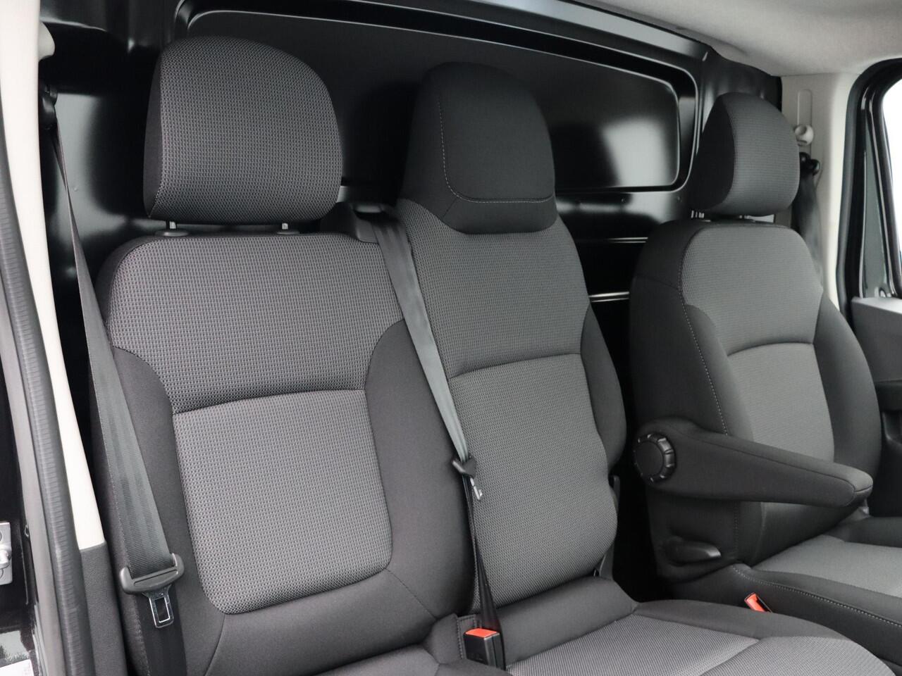 Renault TRAFIC 2.0 Blue dCi 130pk T30 L2H1 Advance | Achteruitrijcamera | Laadruimtepakket | Vierseizoenbanden |