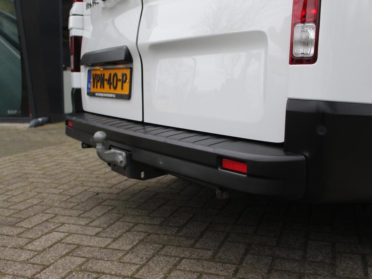 Renault TRAFIC 2.0 dCi 130 T30 L2H1 Work Edition / DEALER ONDERHOUDEN / TREKHAAK / NAVI / PARKEERSENSOREN / CLIMATE CONTROL / APPLE CARPLAY / ANDROID AUTO / REGENSENSOR