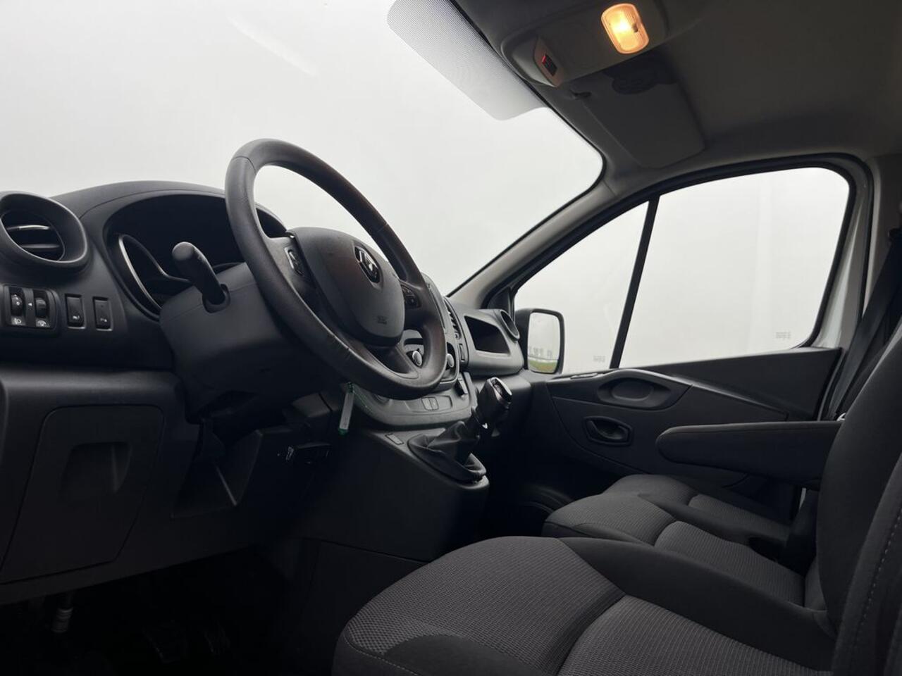 Renault TRAFIC 1.6 dCi E6 Comfort R-link 3p BPM Vrij! Lease ¤296 p/m, Airco, Navi, PDC, Cruise controle, Onderhoudshistorie aanwezig