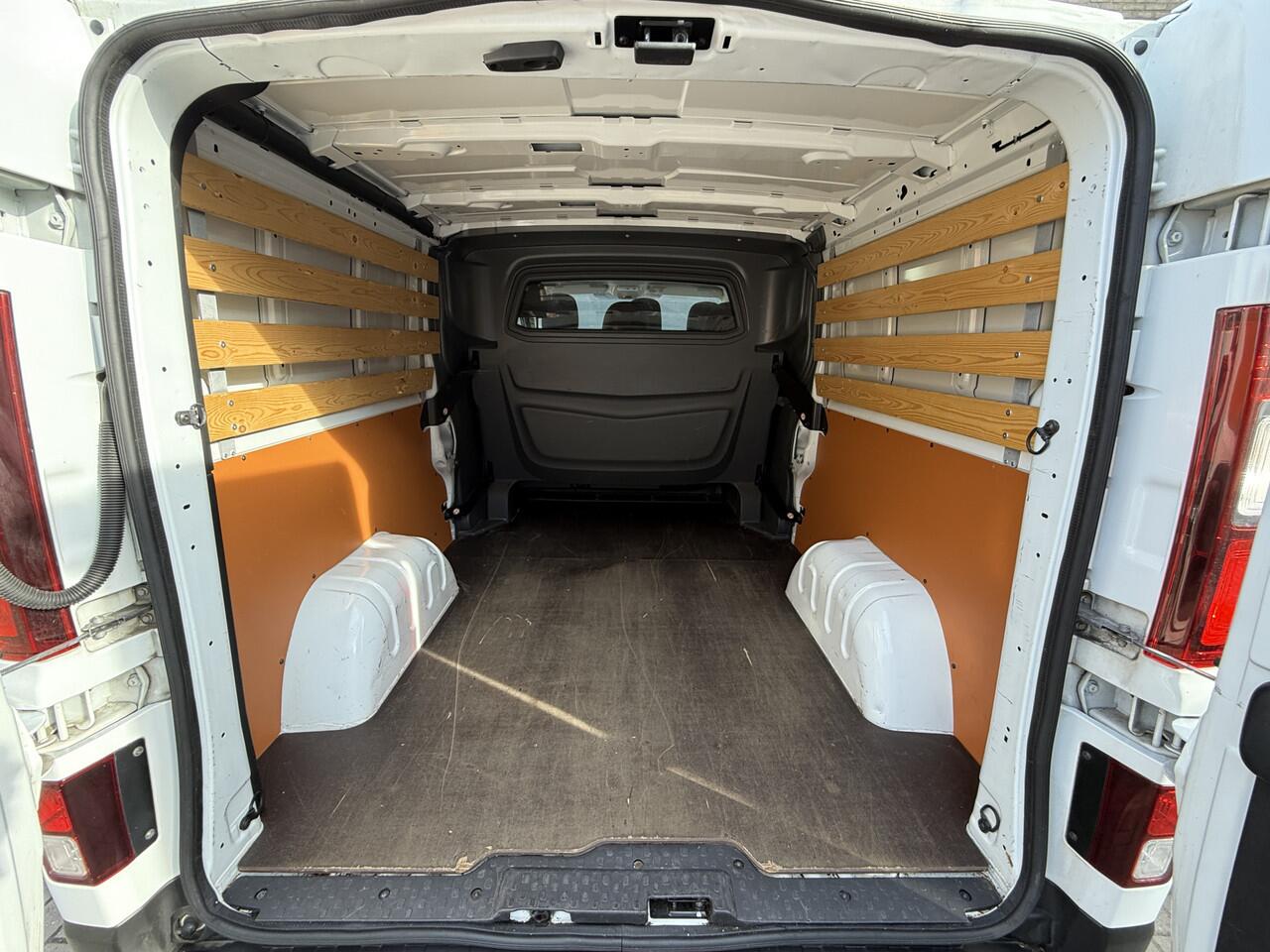 Renault TRAFIC 2.0 dCi 120PK EURO 6 T29 Cruise control/navigatie systeem