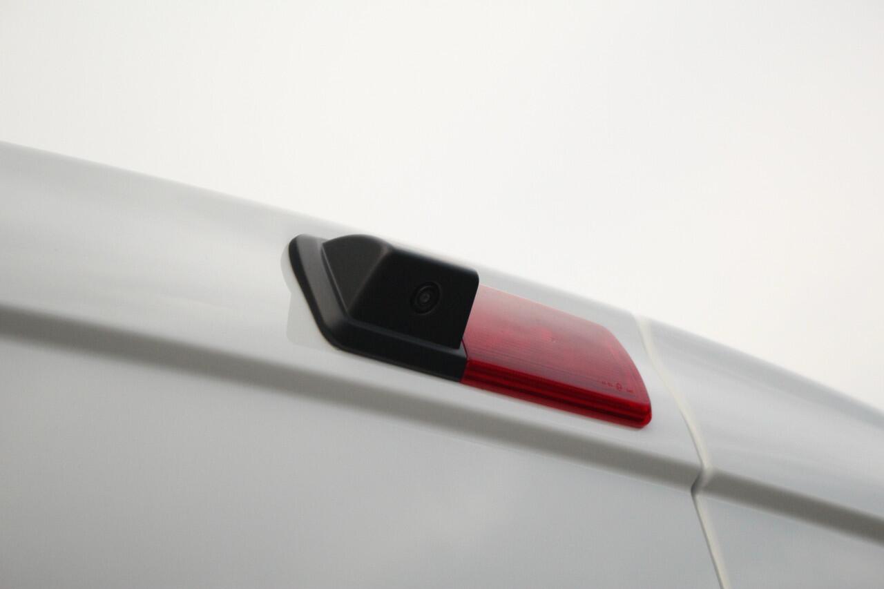 Renault TRAFIC 2.0dCi 150pk T30 L2H1 DC | 6-Zits | Carplay/Android | Camera | Lease 573,- p/m