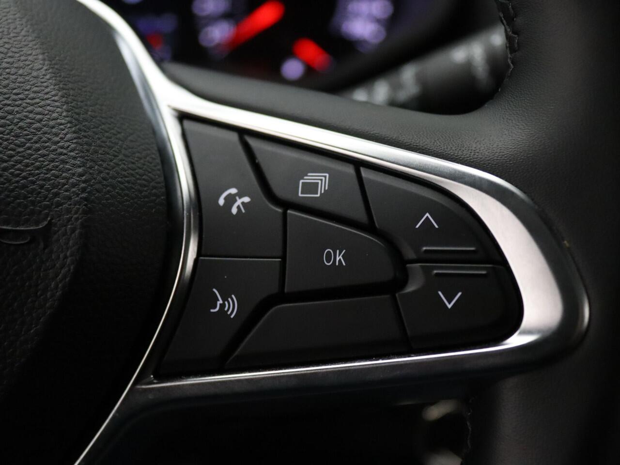 Renault TRAFIC 2.0 dCi 150pk T29 L2H1 DC Work Edition Automaat Camera | Cruise | Navi | Parkeersens. v+a | Trekhaak