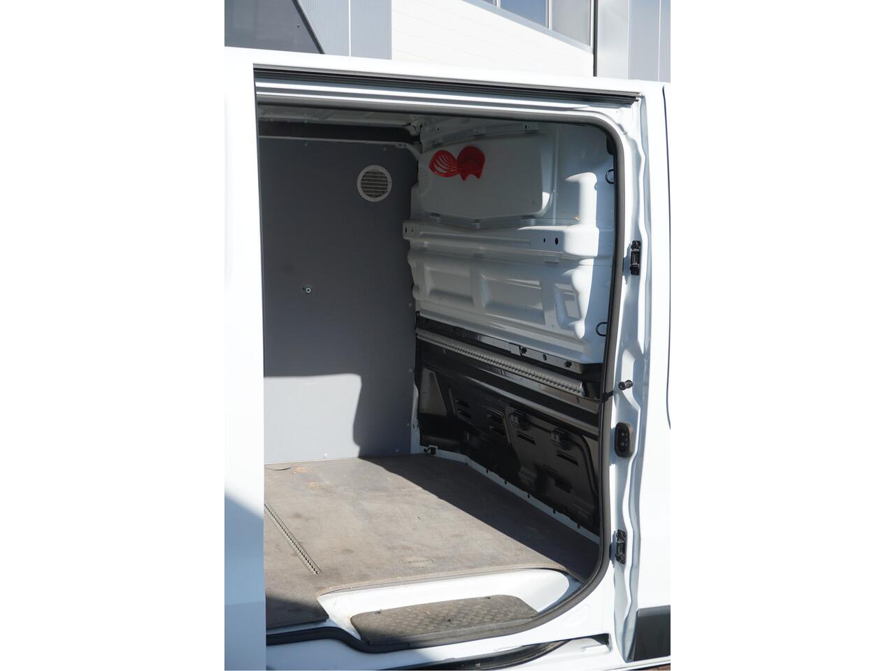 Renault TRAFIC 2.0 dCi 120 T29 L2H1 Comfort