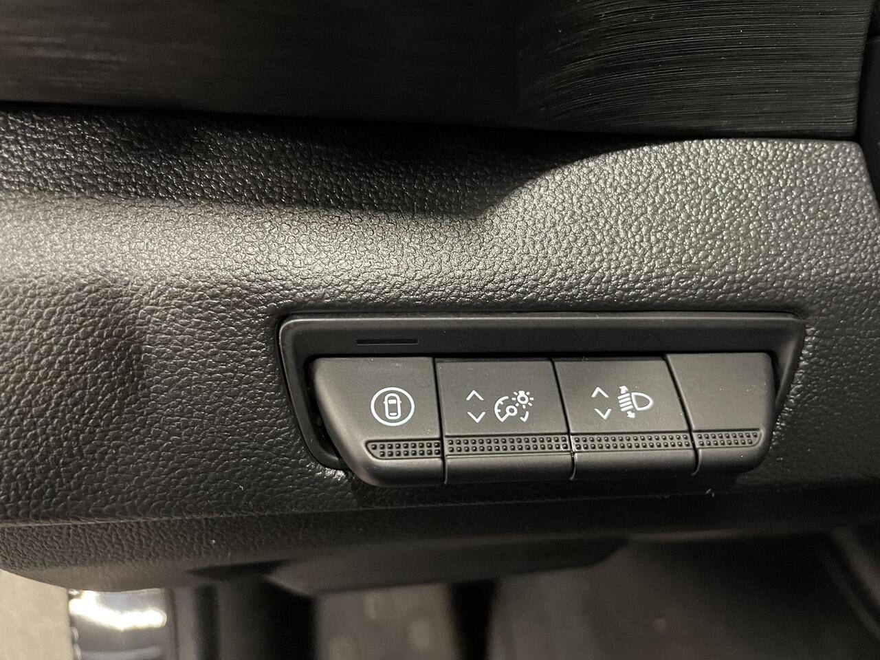 Renault TRAFIC 2.0 DCi 150pk T30 L2H1 Advance Navigatie Airco Lichtmetalen velgen Betimmering Trekhaak Camera Parkeer sensoren Dab