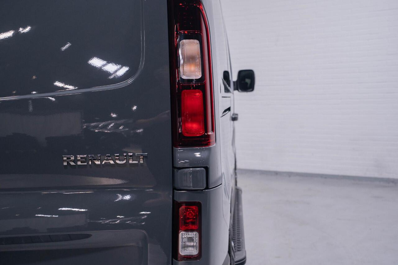 Renault TRAFIC 2.0 DCi 130 pk Dubbel Cabine Black&Grey Airco, Camera, 18" LMV, Spoiler V+A, LED Koplampen, Zwarte Grille, 6-Zits