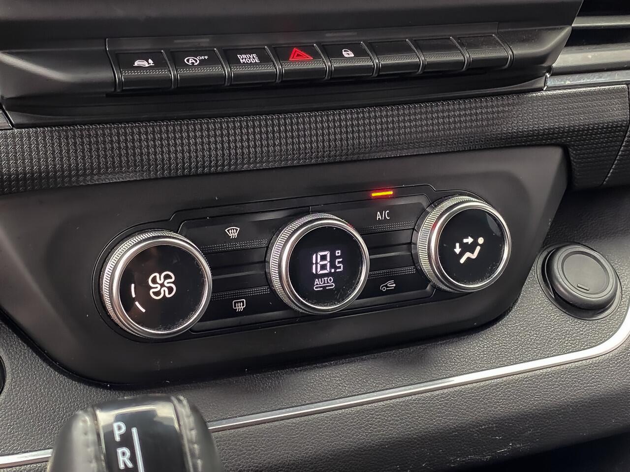 Renault TRAFIC 2.0 dCi 150PK Automaat Dubbele Cabine Luxe L2H1 | CAMERA | CRUISE | NAVI | COMFORTSTOELEN | ACHTERKLEP |