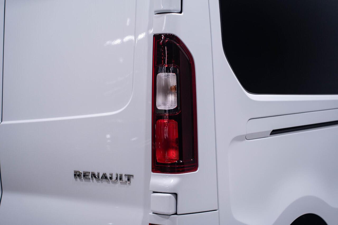 Renault TRAFIC 2.0 dCi 150 pk Dubbel Cabine Black Style Navi Camera, 18" LMV, Spoiler V+A, LED Koplampen, Keyless Entry, BPM Vrij, 6-Zits