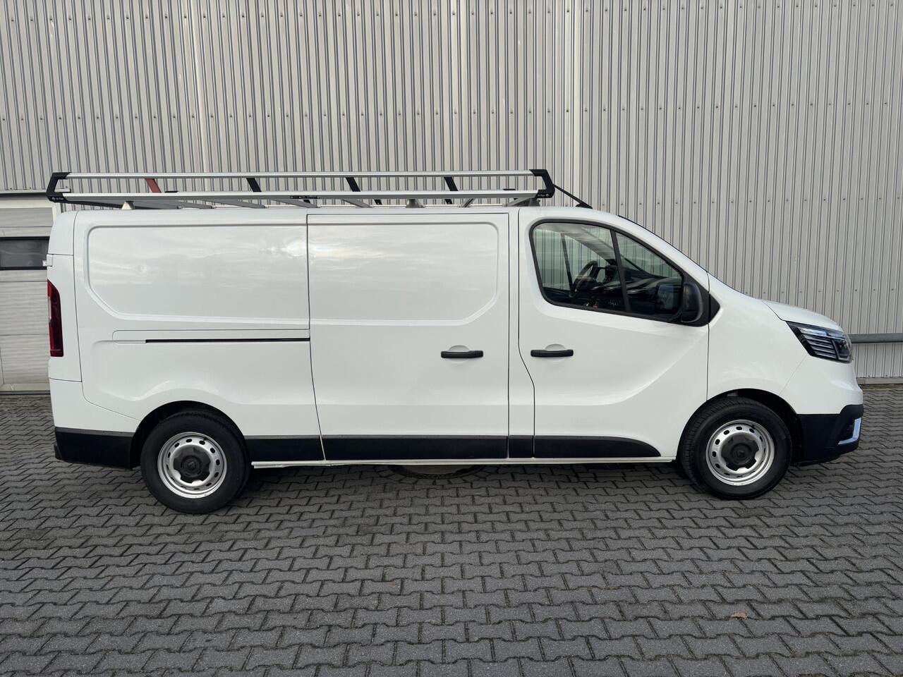 Renault TRAFIC 2.0 dCi 110 T30 L2H1*A/C*CRUISE*NAVI*HAAK*3PERS*