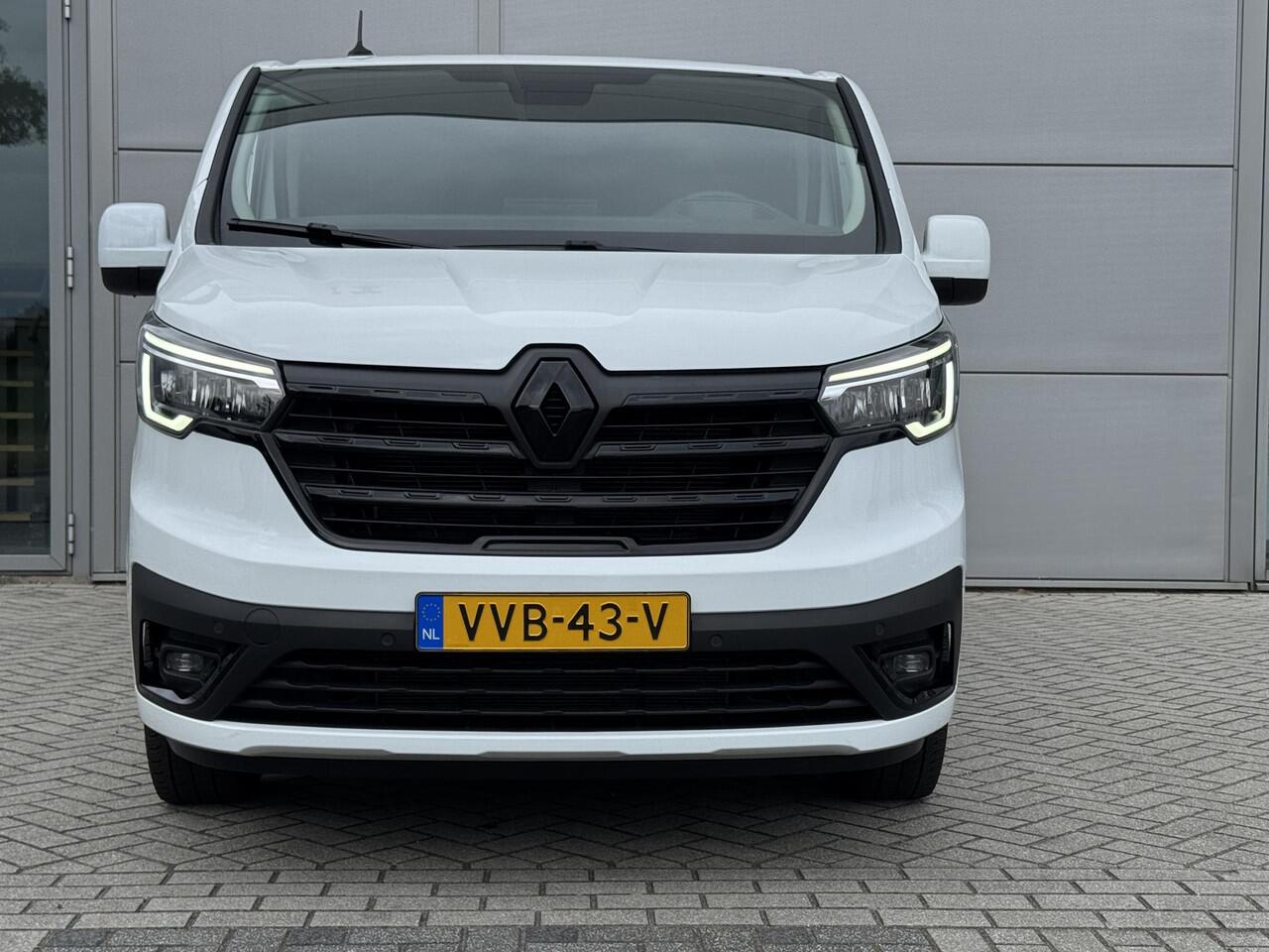 Renault TRAFIC 2.0 dCi 150 EDC L2H1 DC Luxe | DUBBEL CABINE | BLACK EDITION | SIDE BARS | TREKHAAK | NAVIGATIE | PARKEERCAMERA |