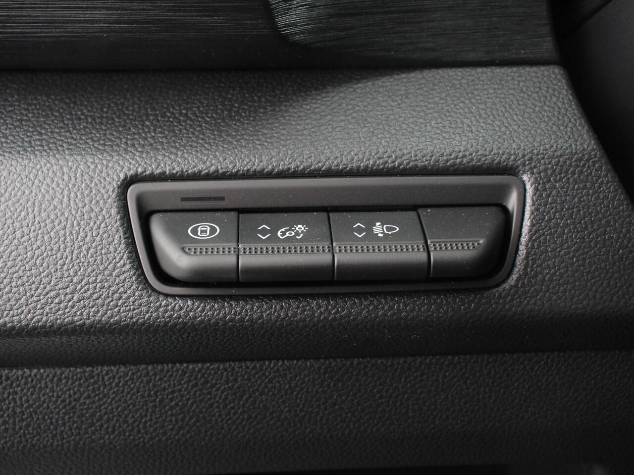 Renault TRAFIC 2.0 Blue dC1 150PK 2H1 Advance Dubbele Cabine Navigatie Airco Lichtmetalen velgen Betimmering Trekhaak Camera Parkeer sensoren Dab