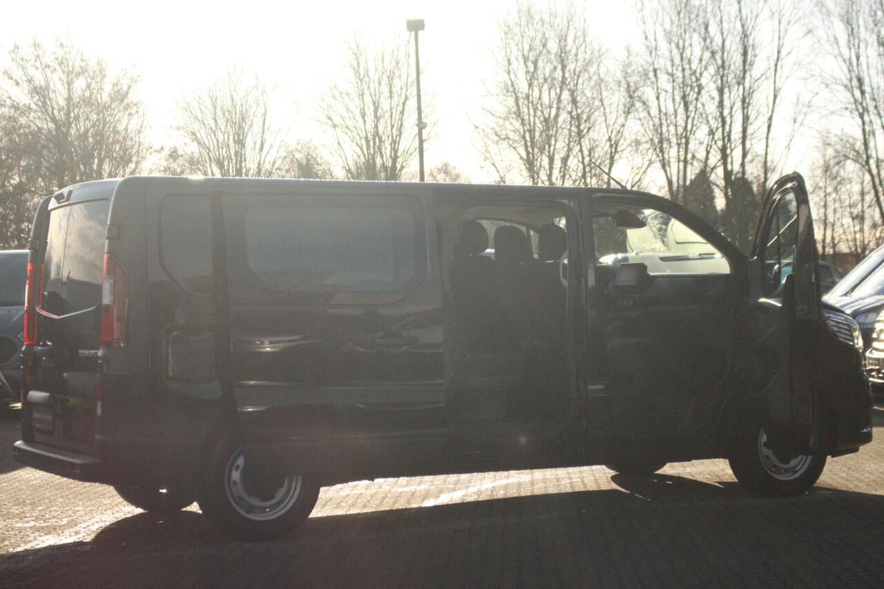 Renault TRAFIC 2.0dCi 150pk T30 L2H1 DC | 6-Zits | Carplay/Android | Camera | Lease 573,- p/m