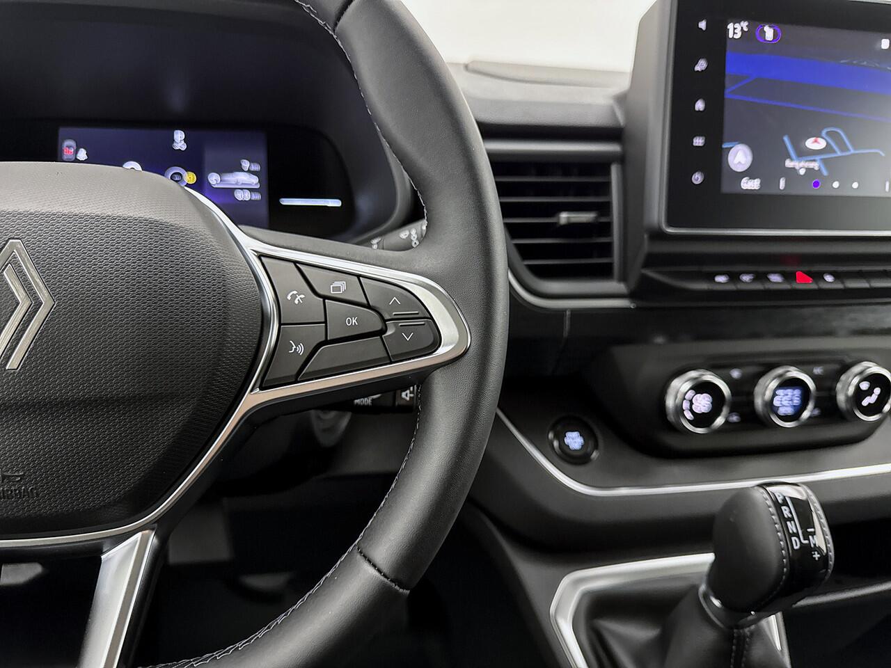 Renault TRAFIC 2.0 Blue dCi EDC 170 T29 L2H1 Extra DC 2x Schuifdeur Betimmering Trekhaak Navigatie Parkeersensoren Camera Carplay Dubbele cabine