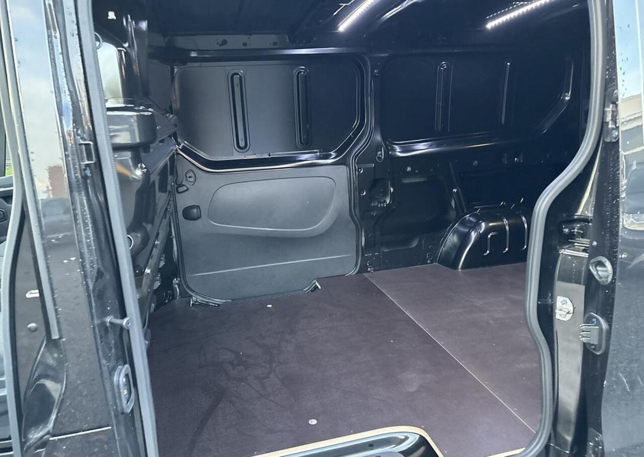 Renault TRAFIC 2.0 Blue dCi 110 T30 L2H1 Advance - Zijdeur link + rechts - EASY LINK navi - Additionele parkeerhulp - Houten laadvloer