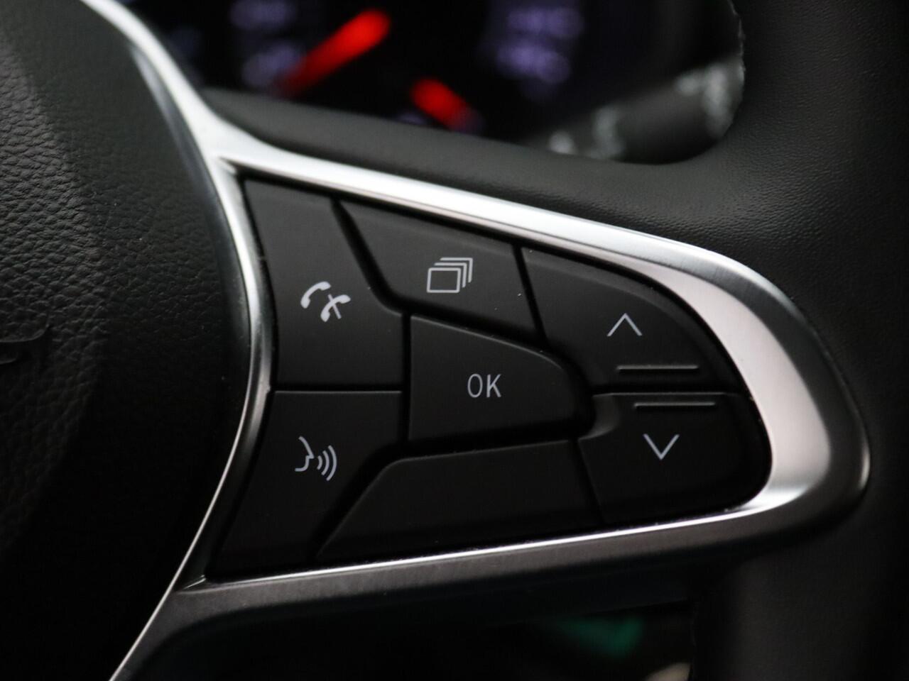 Renault TRAFIC 2.0 dCi 130pk T29 L2H1 DC Work Edition Camera | Cruise | Navi | Parkeersens. v+a | Trekhaak