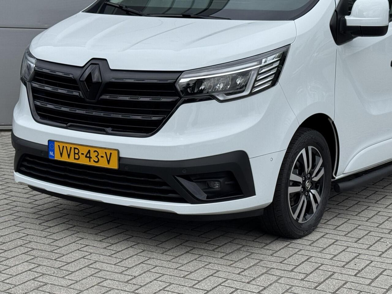 Renault TRAFIC 2.0 dCi 150 EDC L2H1 DC Luxe | DUBBEL CABINE | BLACK EDITION | SIDE BARS | TREKHAAK | NAVIGATIE | PARKEERCAMERA |