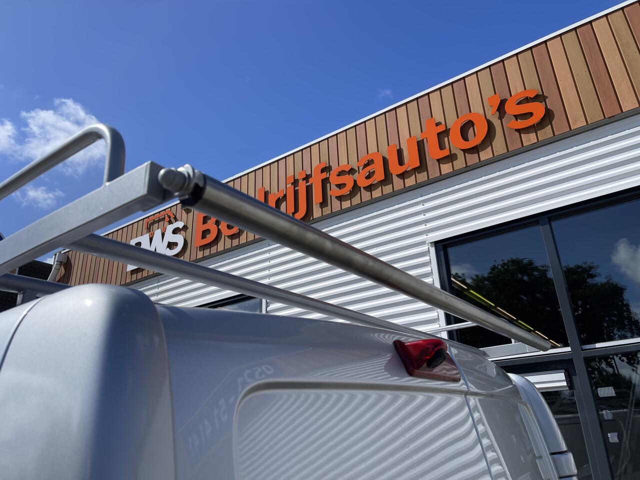 Renault TRAFIC 2.0 dCi 120pk T29 L2H1 Work Edition / euro 6 / bpm vrij / vaste prijs rijklaar ¤ 20.950 ex / lease vanaf ¤ 342 / airco / cruise / navigatie / trekhaak / imperial / ingerichte laadruimte