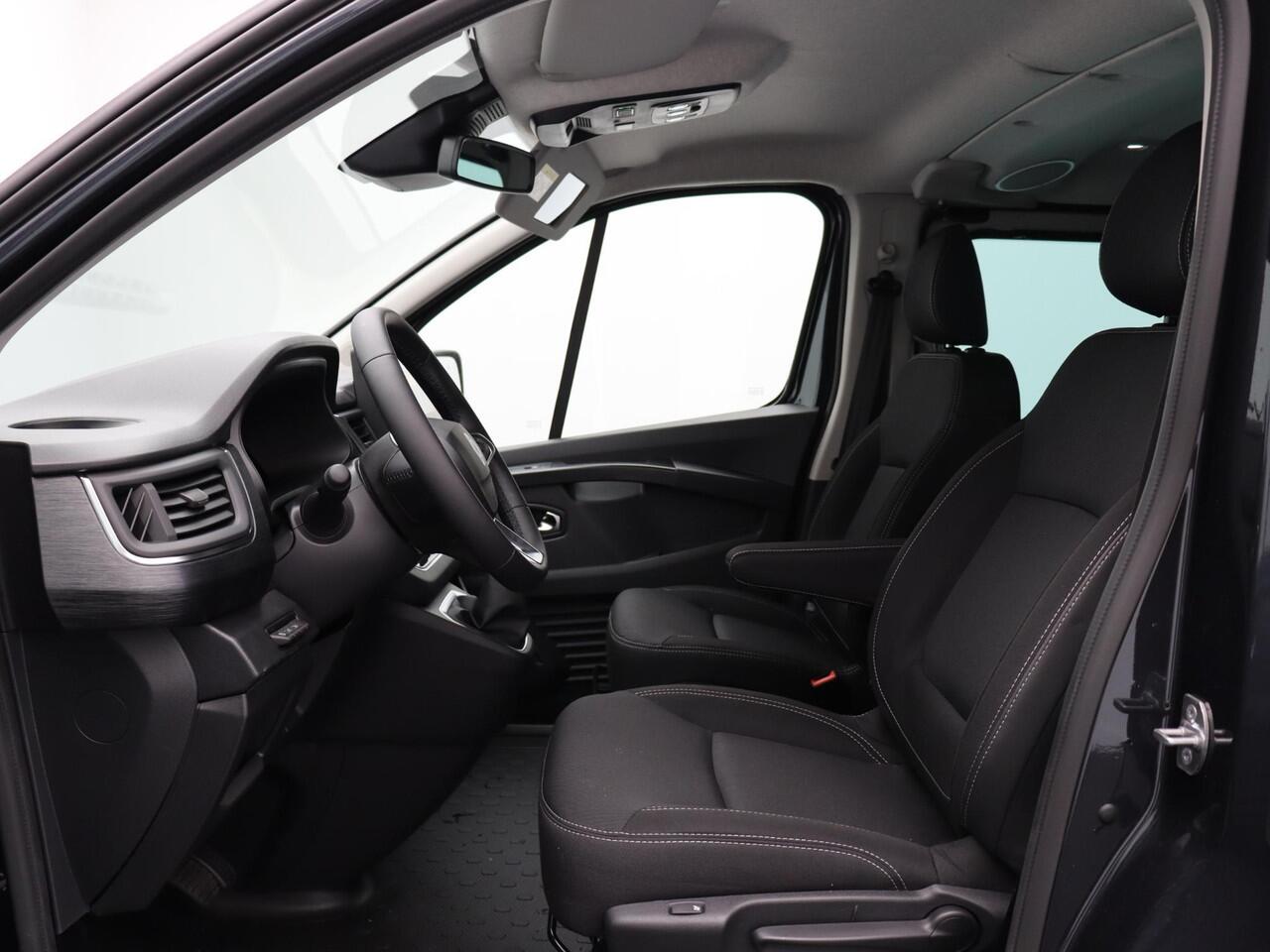 Renault TRAFIC 2.0 dCi EDC 170 T29 L2H1 Extra DC | Dubbel cabine | Anniversary | Sidebars | Zwarte logo's | Glasslook |