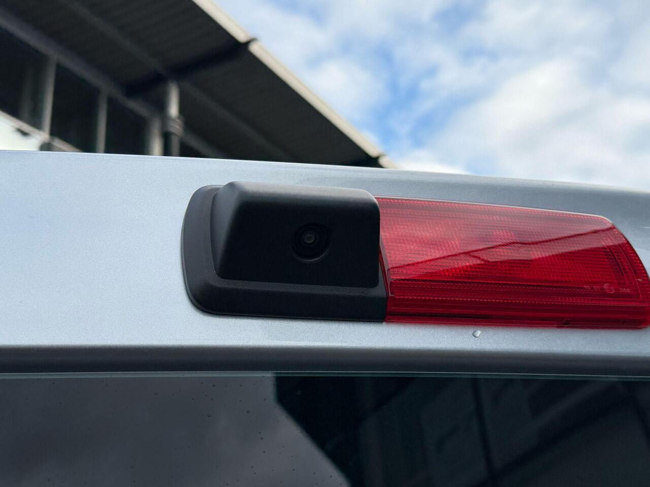 Renault TRAFIC 2.0 Blue dCi 170 DC T30 L2H1 Anniversary | BPM vrij | Direct leverbaar | Navi | Camera