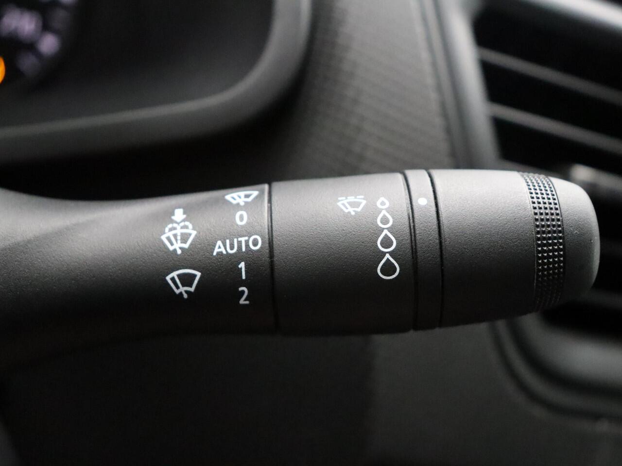 Renault TRAFIC 2.0 dCi 150 EDC T30 L2H1 Advance | Trekhaak | Achteruitrijcamera | Laadruimtepakket | Vierseizoenbanden |