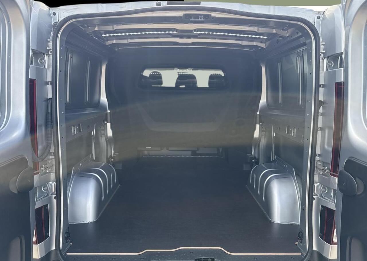 Renault TRAFIC 2.0 Blue dCi 130 T30 L2H1 Advance DC - Dubbele Cabine - Zijdeur link + rechts - EASY LINK navi - Additionele parkeerhulp - Houten laadvloer SNOEKS