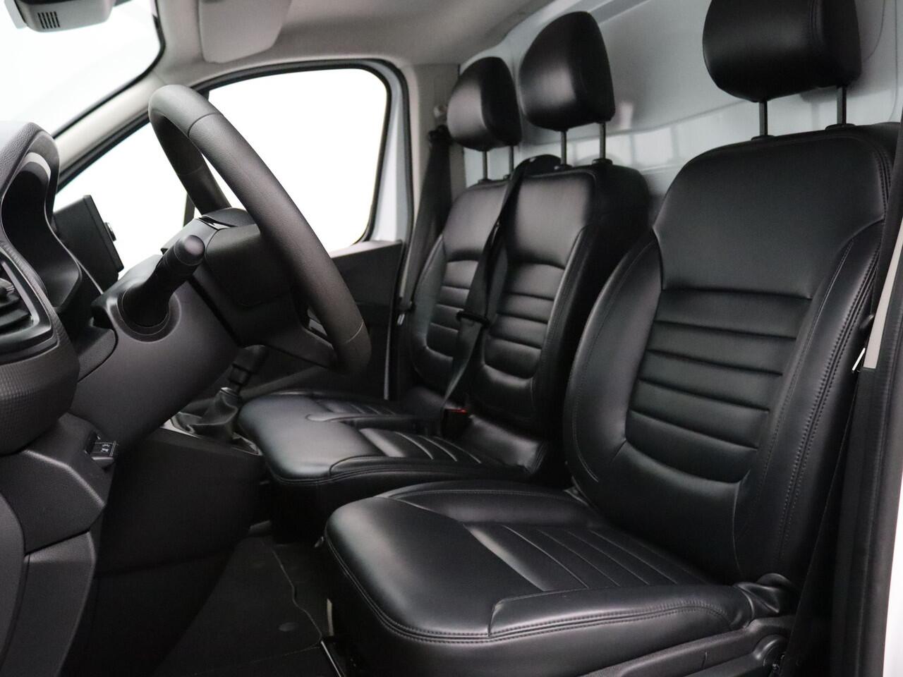 Renault TRAFIC dCi 110pk T30 L2H1 Comfort Climate | Leder | Parkeersensoren A. | Trekhaak