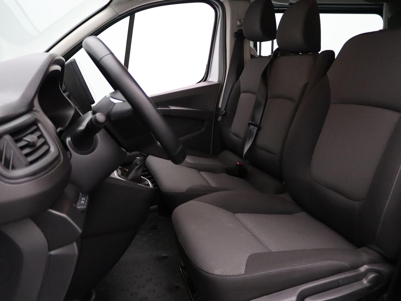 Renault TRAFIC dCi 130pk T30 L2H1 Work Edition Camera | Cruise | Navi | Parkeersens. v+a | Trekhaak