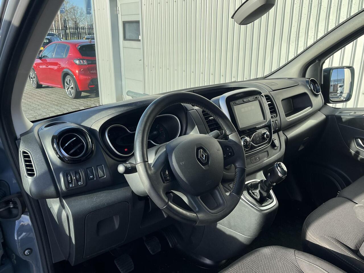 Renault TRAFIC 2.0 dCi 145 T29 L2H1*ECC*CRUISE*NAVI*HAAK*CAM*