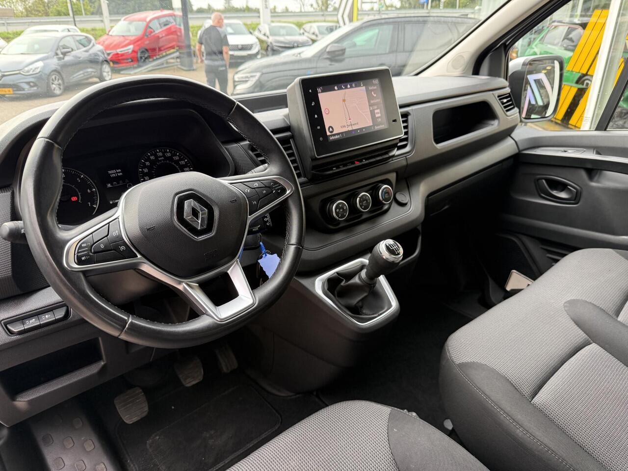 Renault TRAFIC 2.0 dCi 130 T30 L2H1 Work Edition | Trekhaak | DUBBELE SCHUIFDEUR |Navigatie | LED | DAB | Airco | Apple Carplay & Android Auto | Parkeersensoren | Cruise Control |