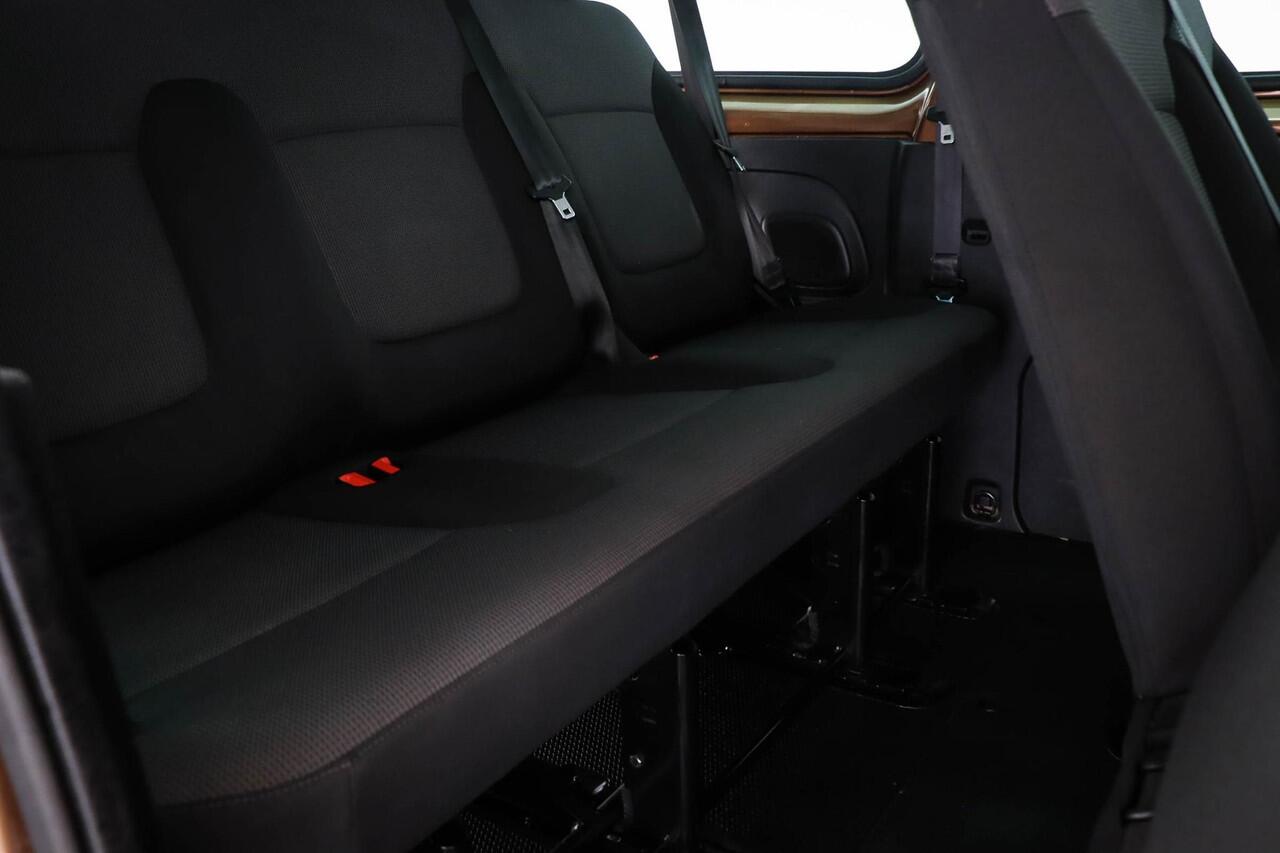 Renault TRAFIC Passenger 2.0 dCi 120 Grand Zen 9-PERSOONS | LED | AIRCO | CRUISE | NAVI | APPLE | TREKHAAK | INCL. BTW/BPM