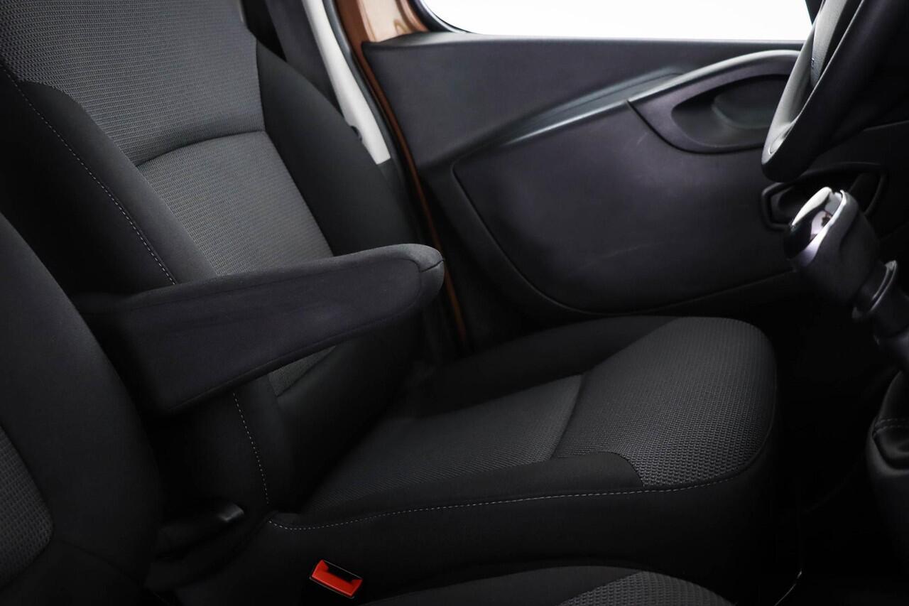 Renault TRAFIC Passenger 2.0 dCi 120 Grand Zen 9-PERSOONS | LED | AIRCO | CRUISE | NAVI | APPLE | TREKHAAK | INCL. BTW/BPM